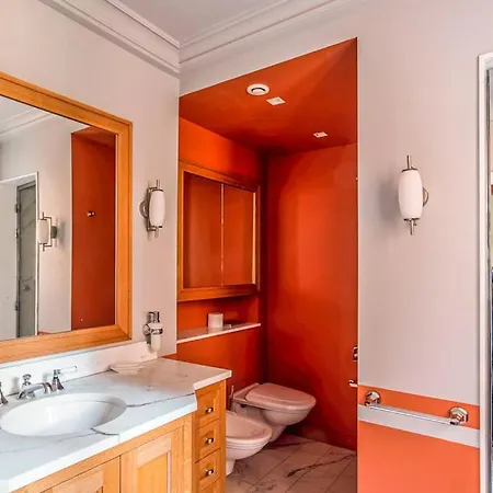 La Malpagne, 400m2 Les Pieds Dans L'eau Villa